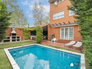 Chalet adosado Miramadrid - Piscina y zona barbacoa