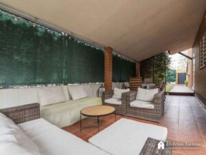 Chalet adosado Miramadrid - Asientos jardín lateral